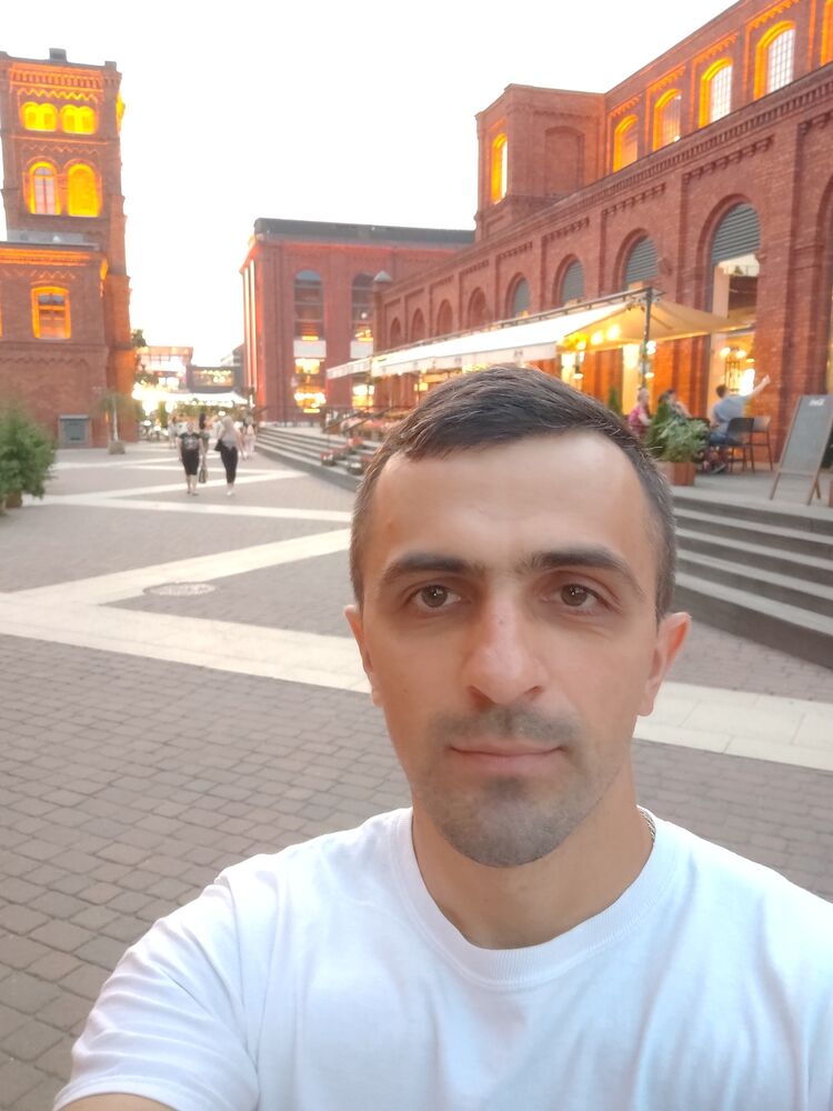  ,   Ruslan, 33 ,   ,   , c , 