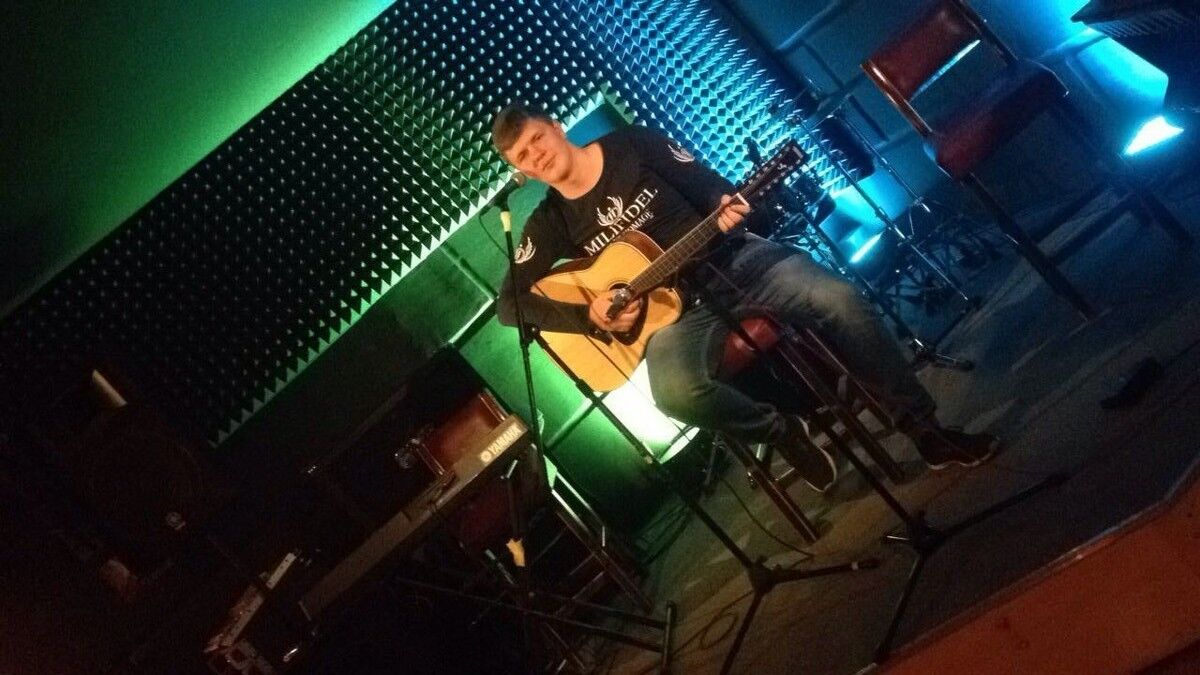  10442114  , 27 ,    -