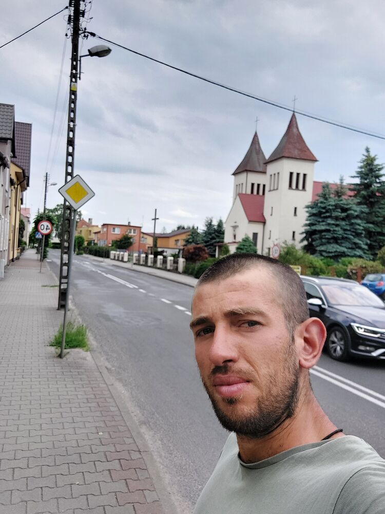  ,   Luka, 28 ,   ,   