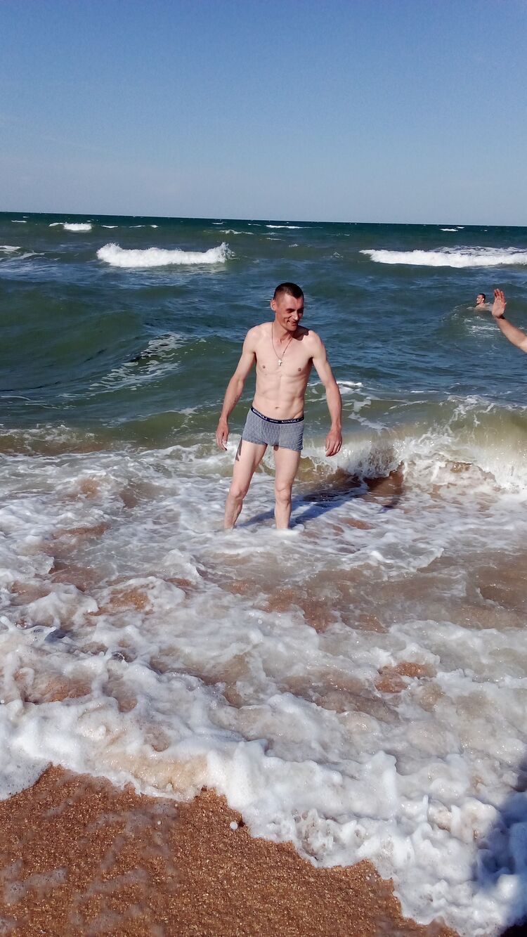  36744914  Artur, 35 ,    