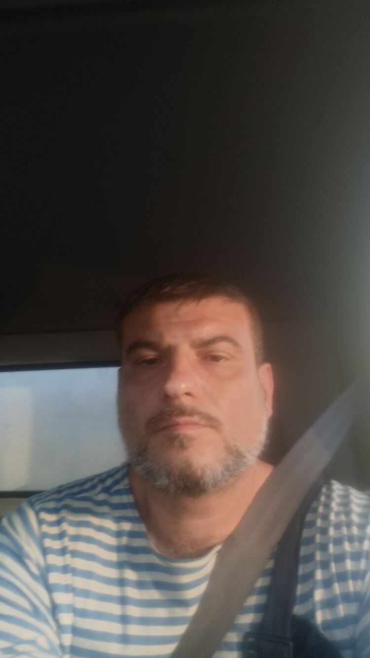  54438354  Denis, 39 ,    