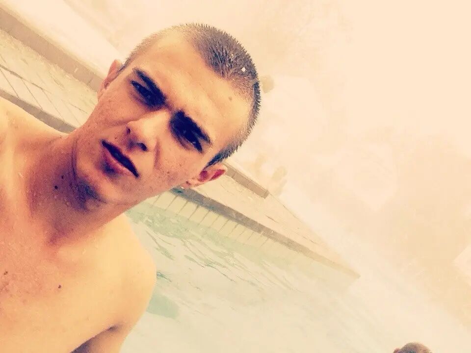  49005674  Leo, 25 ,    