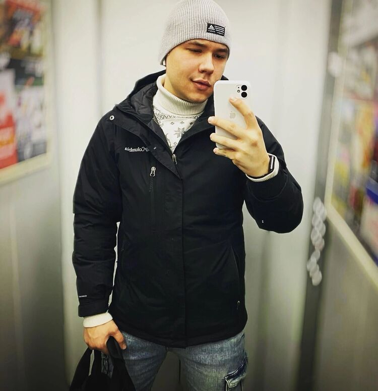  31107174  Vladislav, 28 ,    