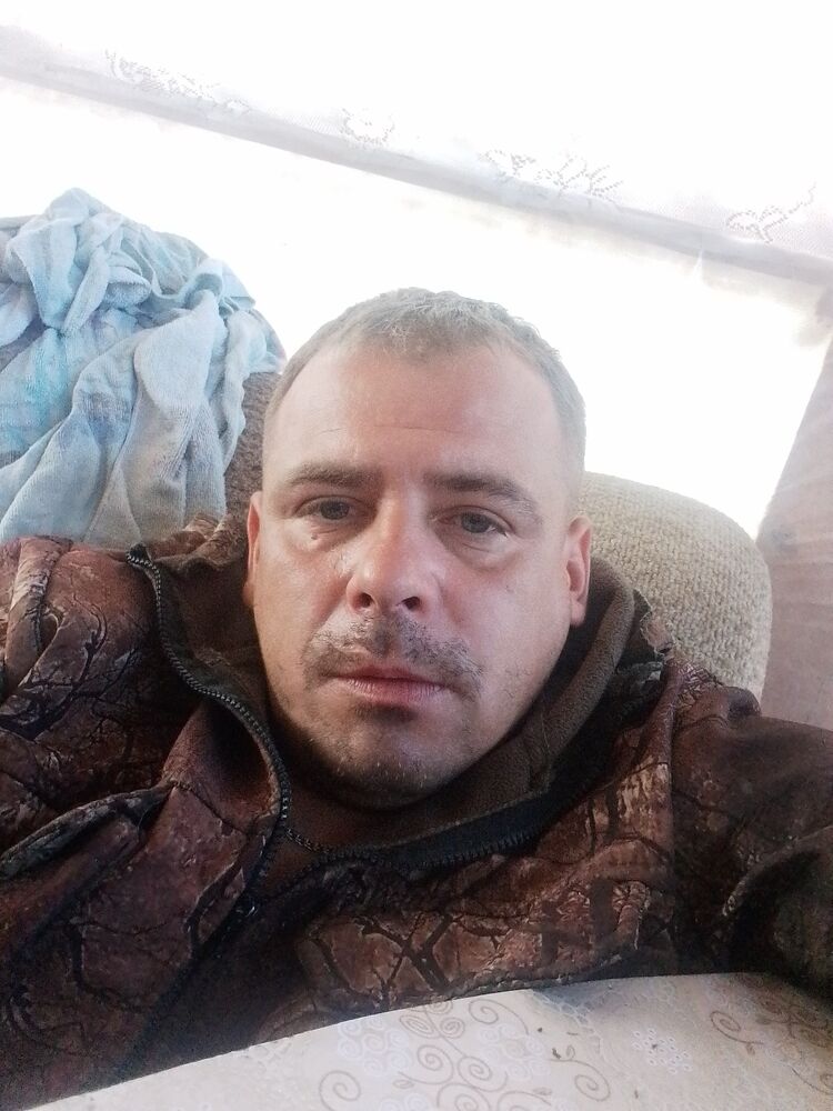  28091744  Urii, 38 ,    