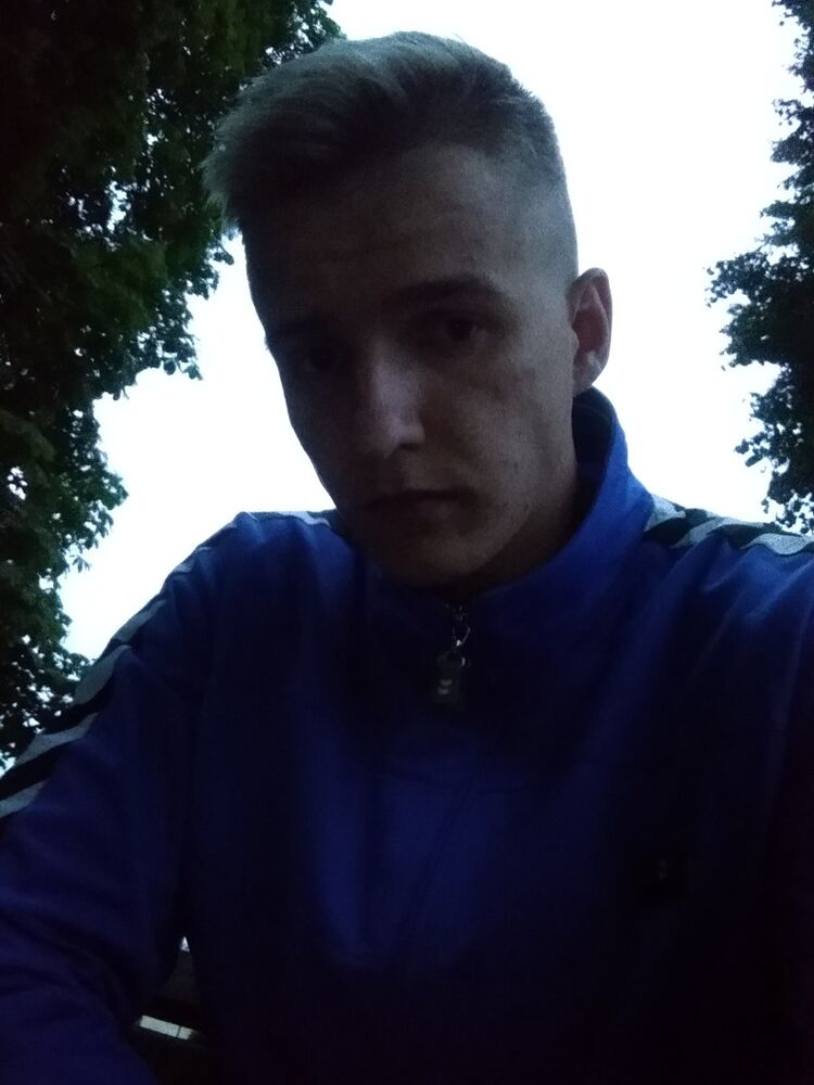  ,   Artem, 25 ,  