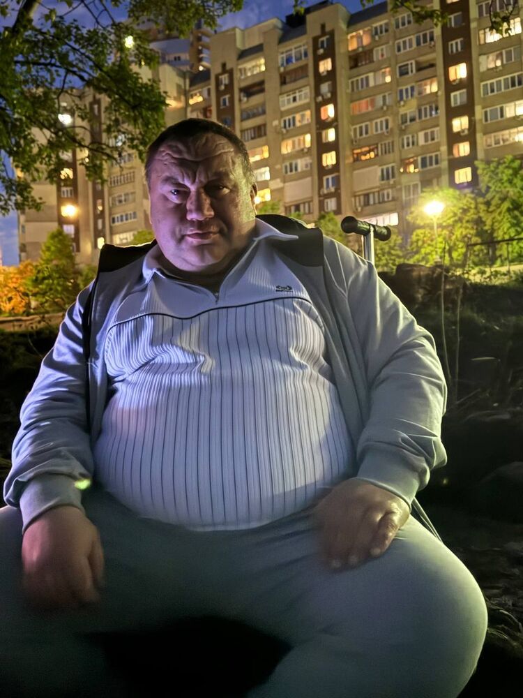  44957534  Viktor, 55 ,    