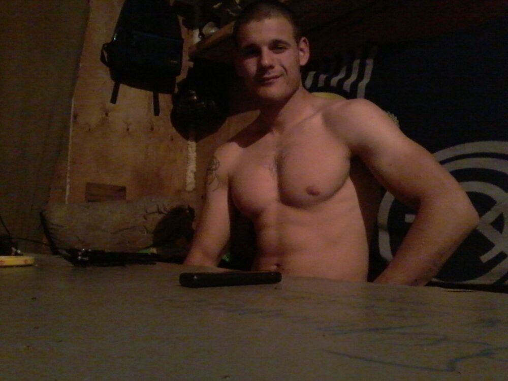  ,   Zoro, 32 ,  
