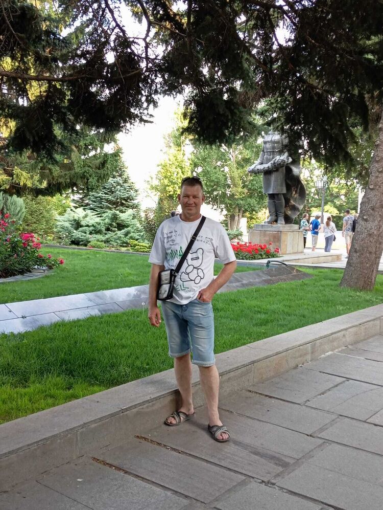  44022764  O, 49 ,    