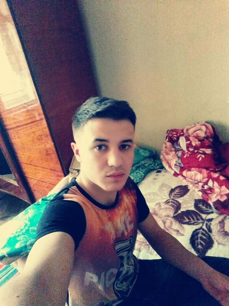  21622254  Radu, 27 ,    