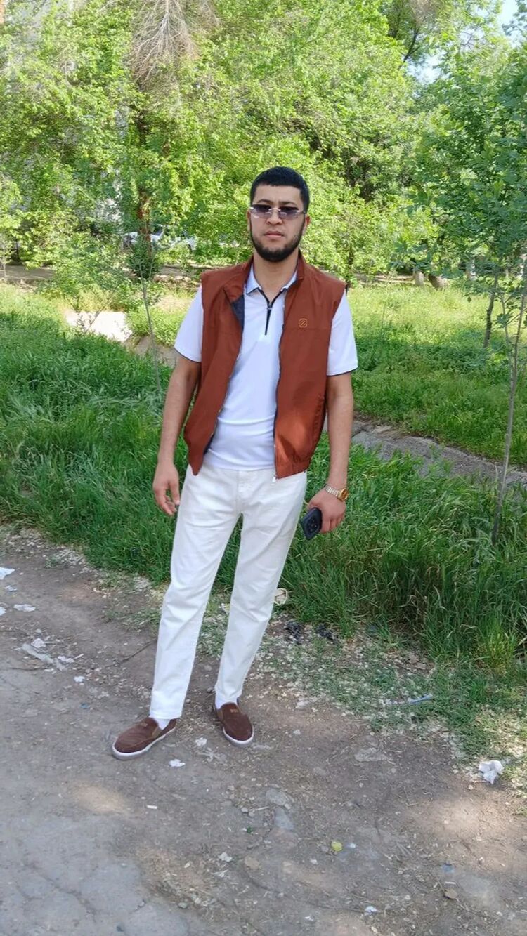  51288334  Babanik, 26 ,    