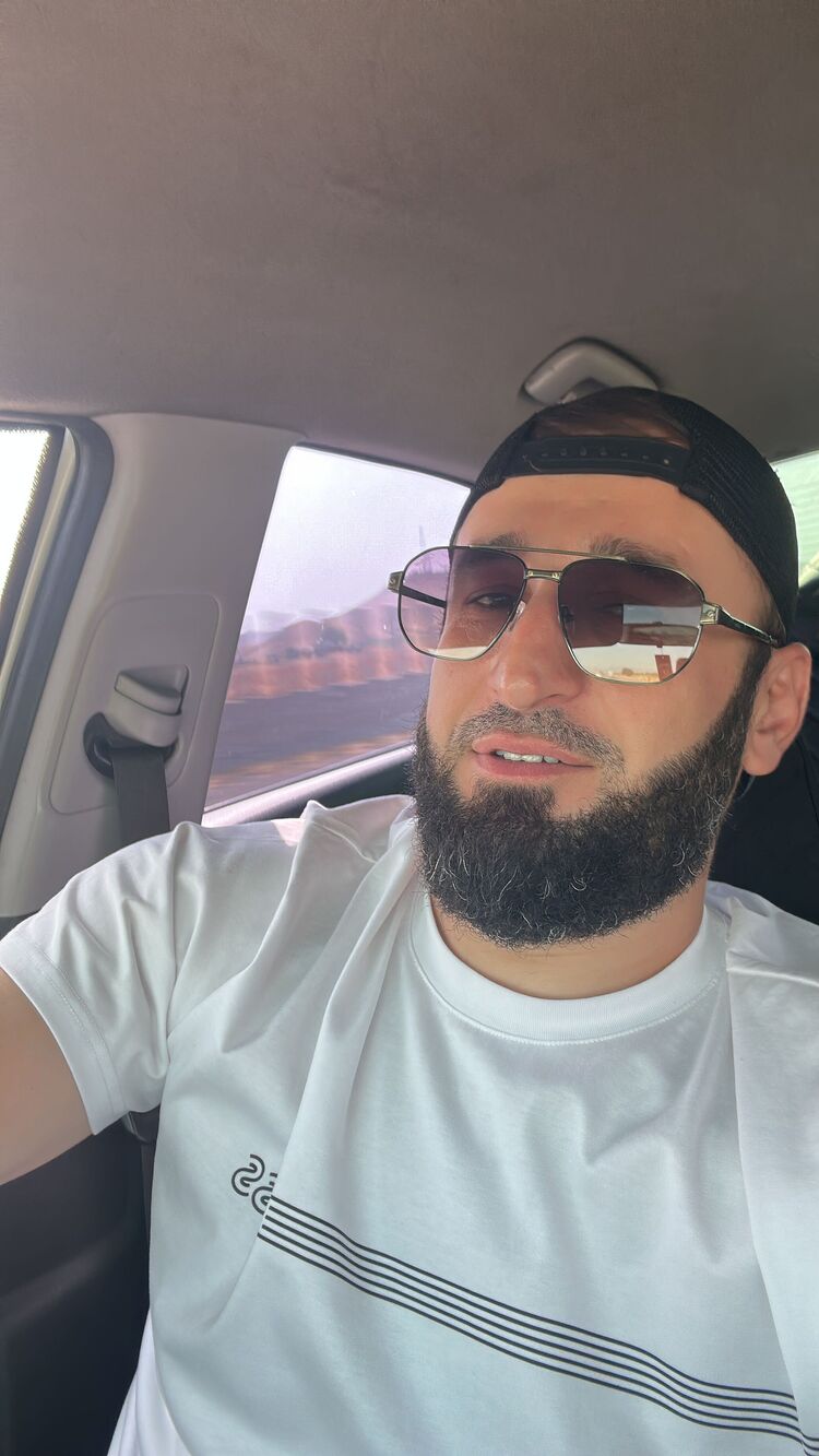  52945514  , 35 ,    