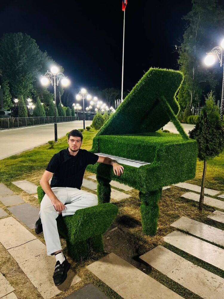 ,   Dima, 22 ,   ,   