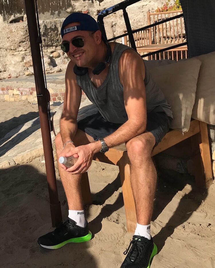  ,   Maverick, 41 ,   ,   , c 