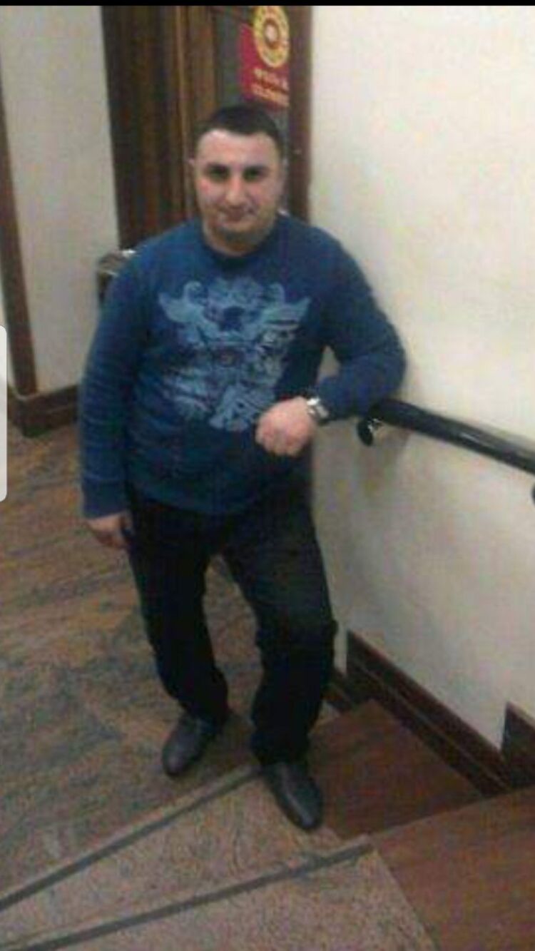  25327604  Erik, 45 ,    