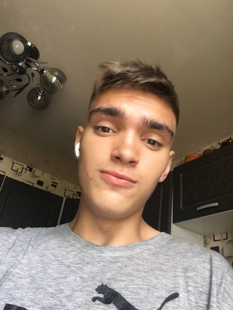  49674784  , 19 ,    