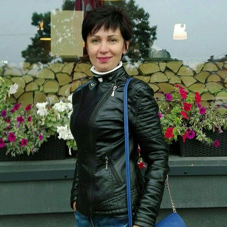  50016384  Lana, 48 ,    