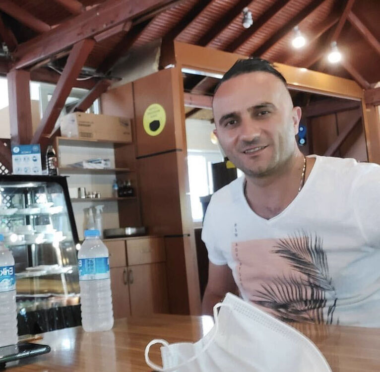  ,   Hakan, 37 ,   ,   