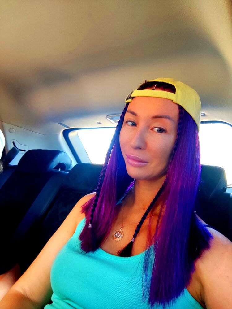  ,   Tina, 44 ,   ,   