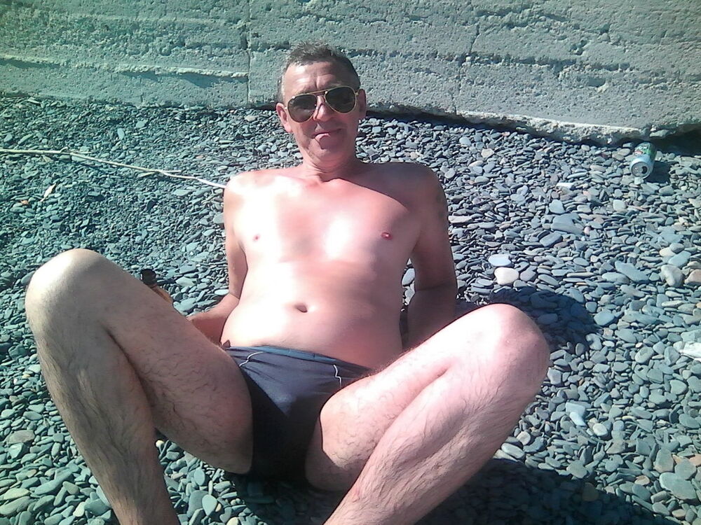  10121094  Maksim, 51 ,    