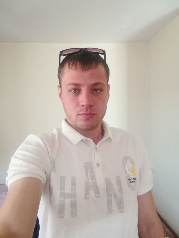  39182774  Viktor, 30 ,    