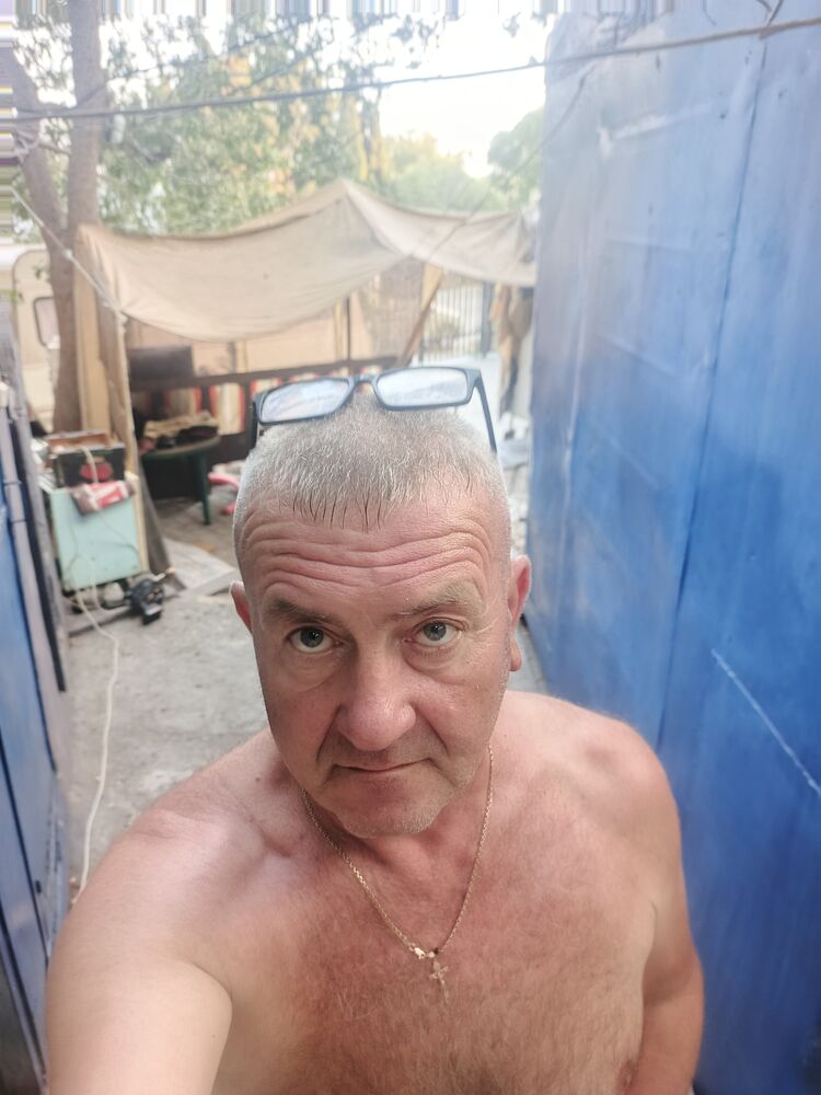  53008664  , 52 ,    