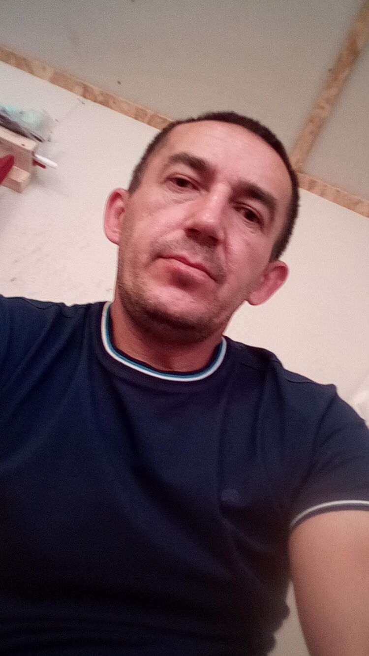 45647704  , 42 ,    