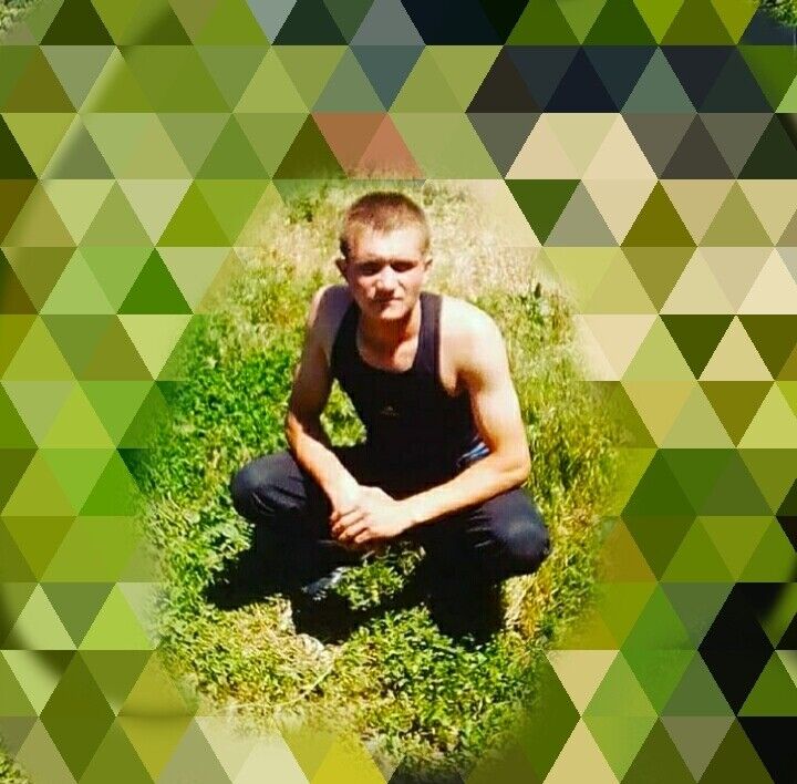  20547274  Andrej, 27 ,    