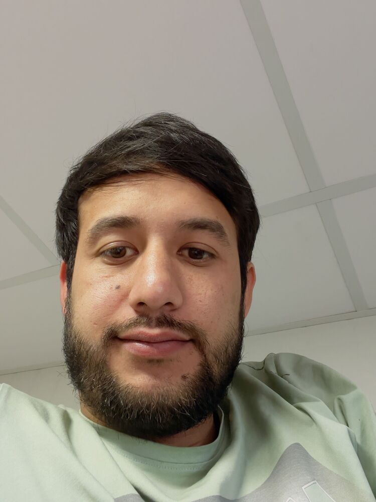  52534754  Shukhratovic, 25 ,    