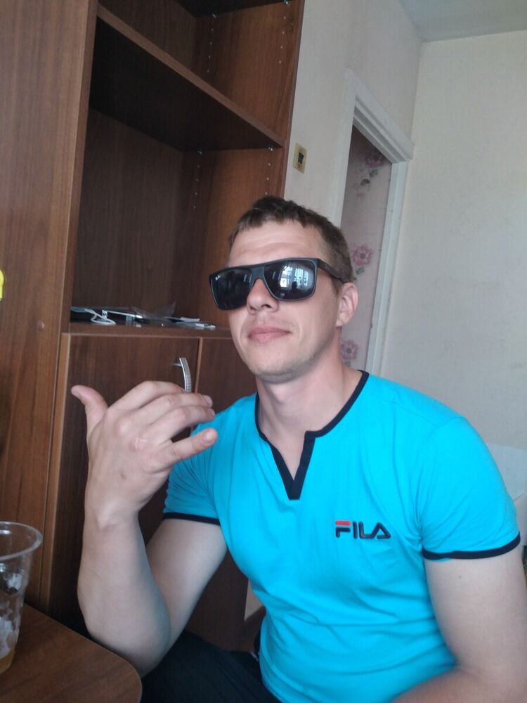  20892684  Kirill, 33 ,    