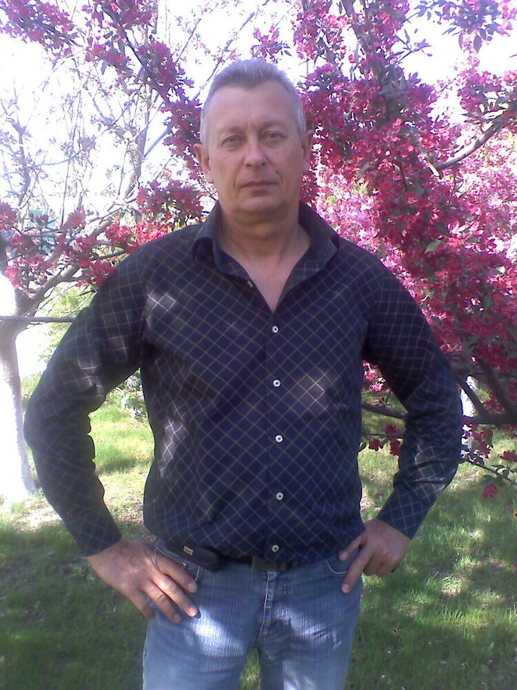  21175404  Nikolay, 63 ,    