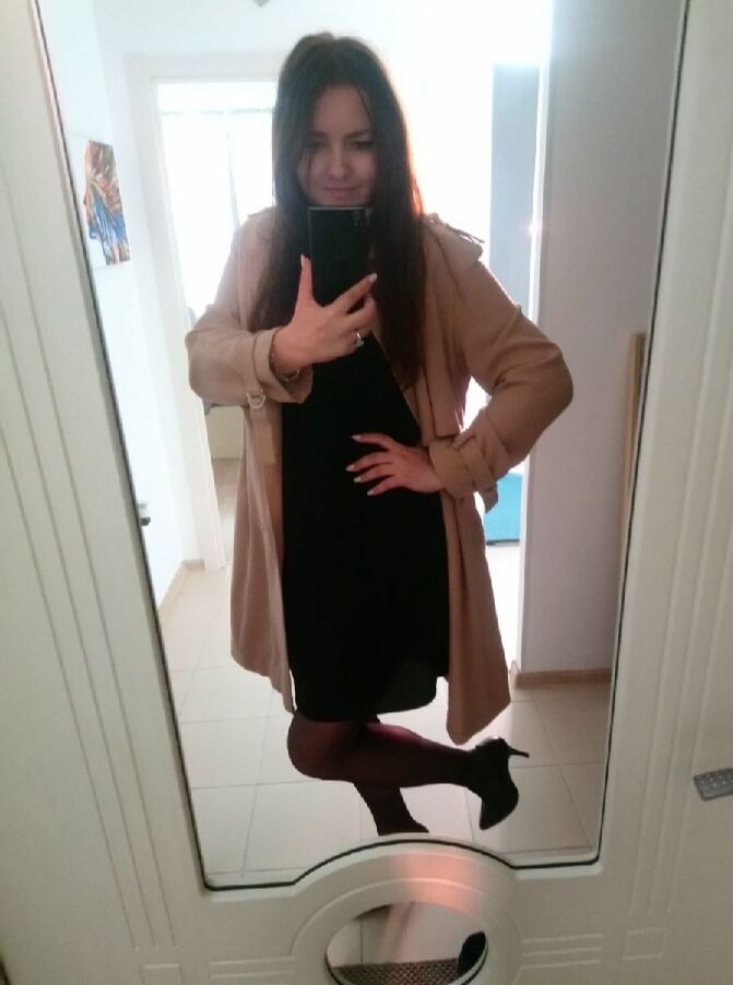  33485864  OLLia, 46 ,    