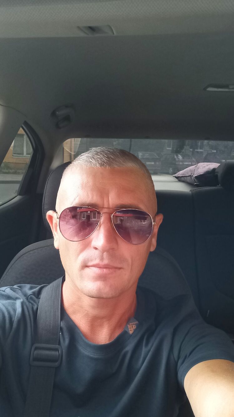  ,   Artem, 36 ,   ,   
