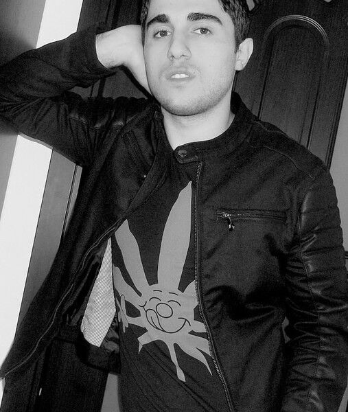  11250604  Irakli, 33 ,    