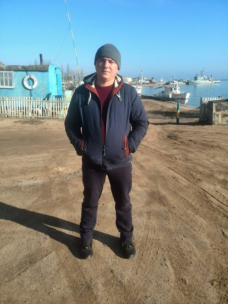  ,   Sergey, 42 ,  