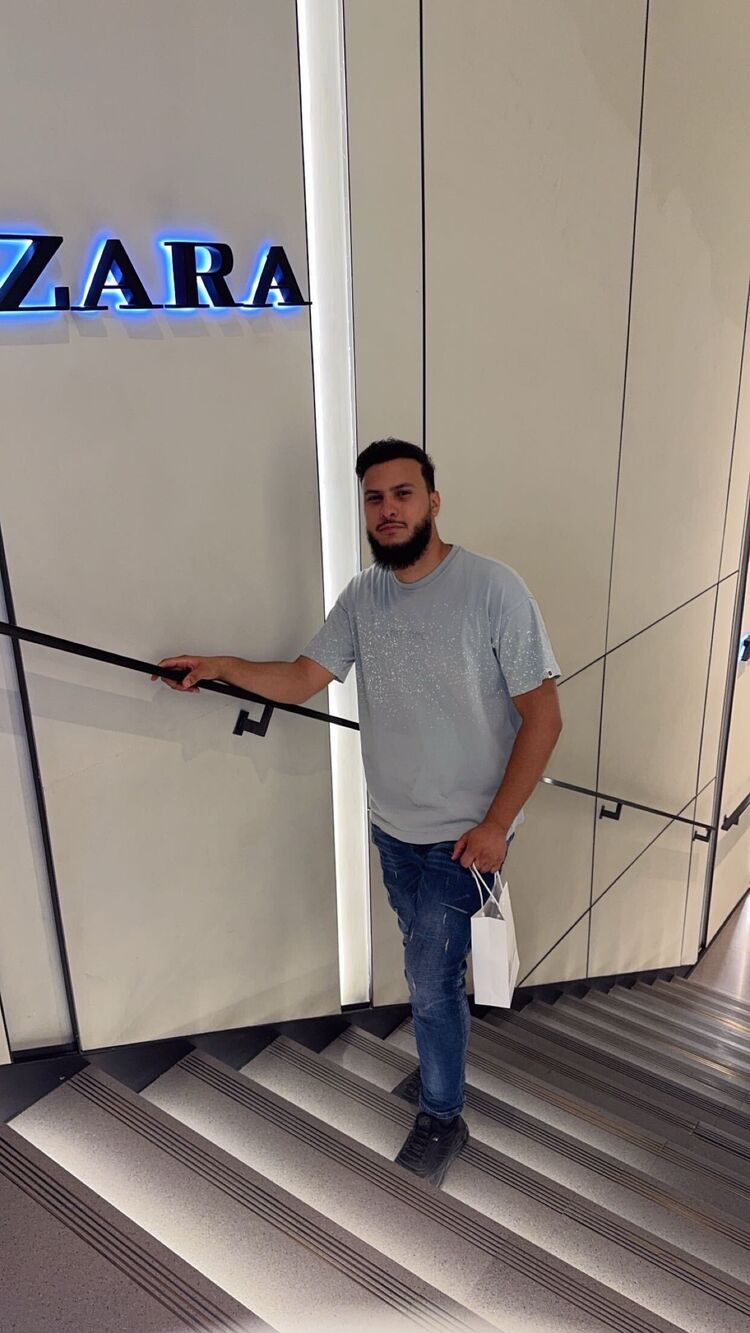  52977074  Ahmed, 27 ,    