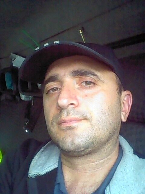  ,   Artur, 47 ,   ,   , c 