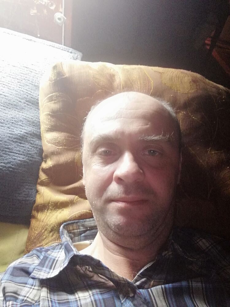  45962434  Pavel, 52 ,    