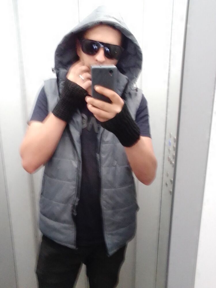  34354754  Max, 30 ,    