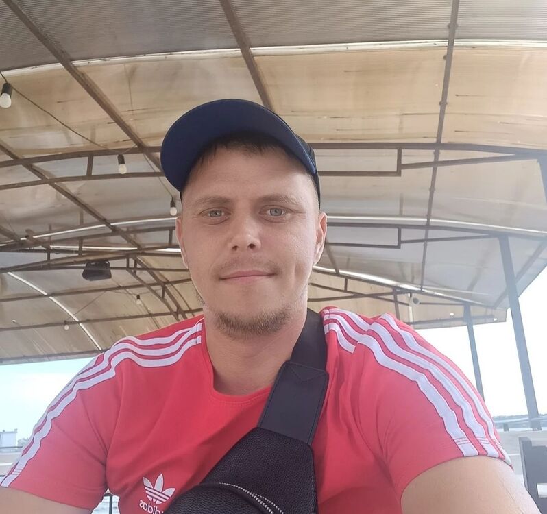  37346304  Igor, 31 ,    