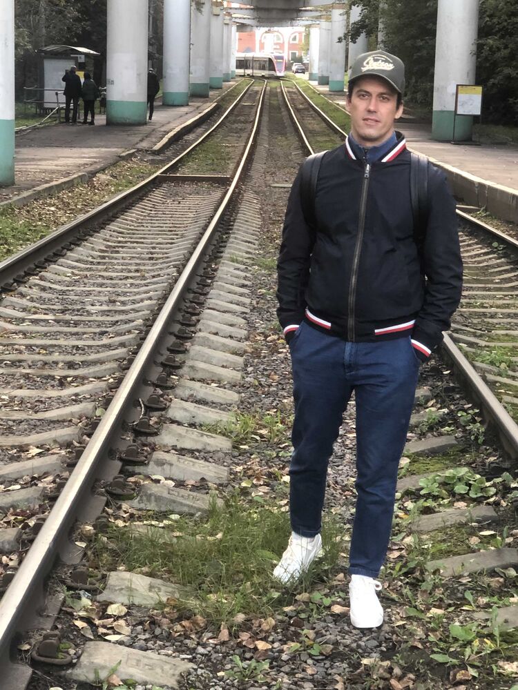  ,   Igor, 38 ,   ,   