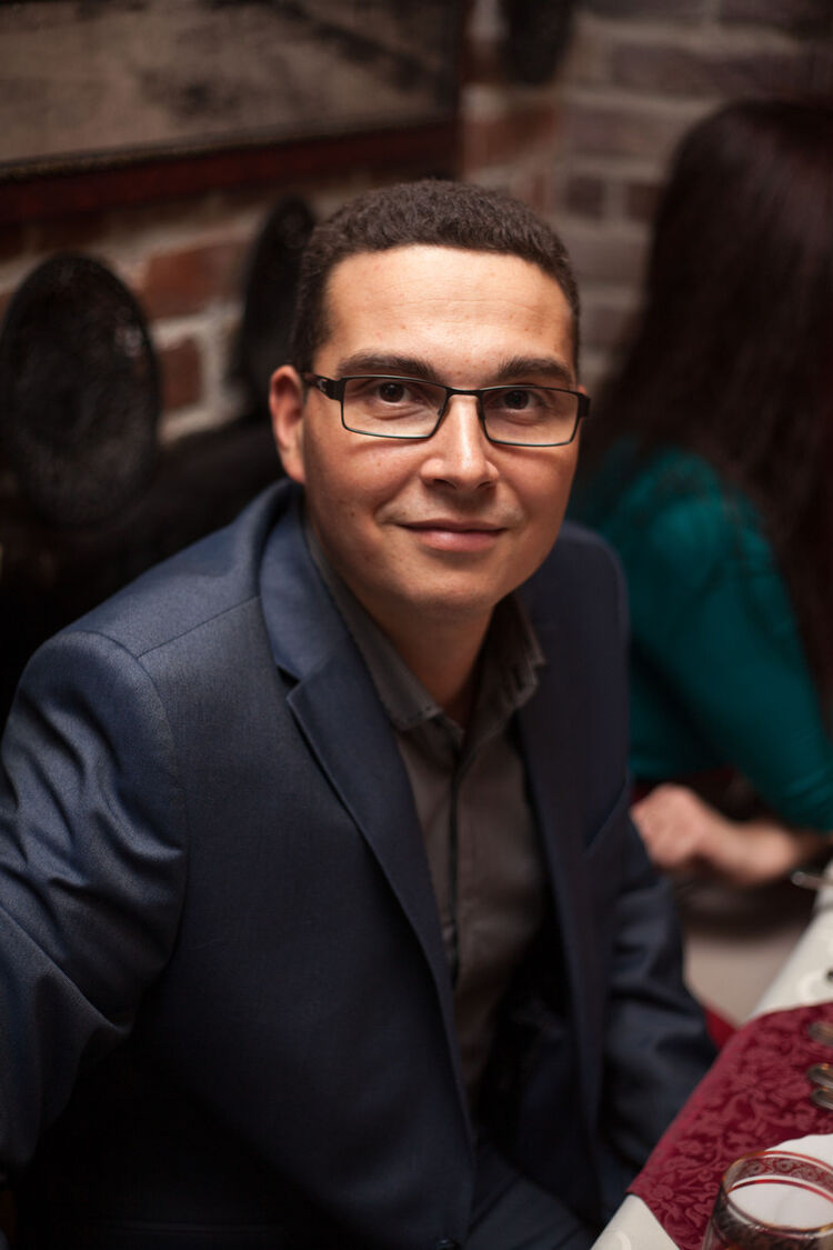 ���� 9809834 ������� ����, 44 ����, ���� ���������� � �������������