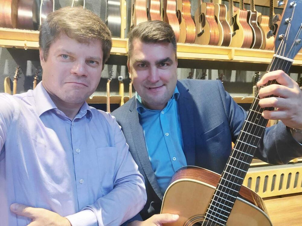  47423204  Alexander, 41 ,    -