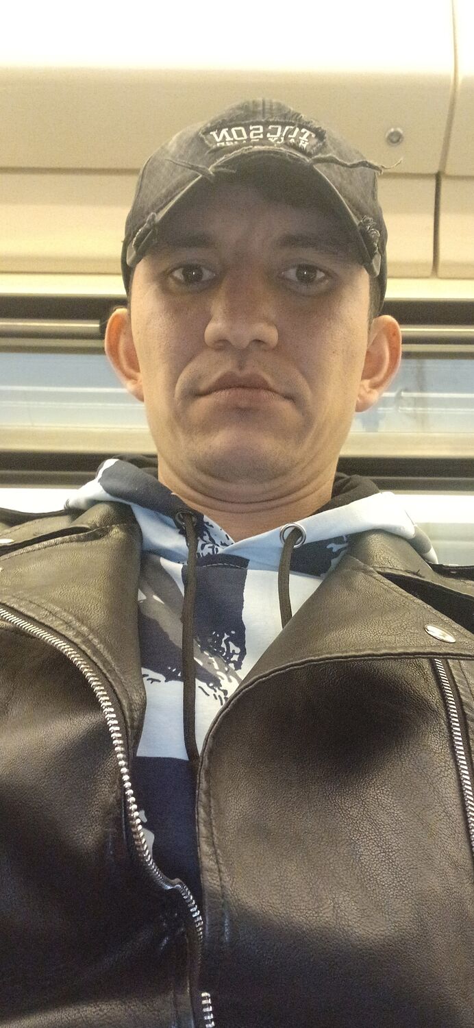  54363364  Davron, 25 ,    