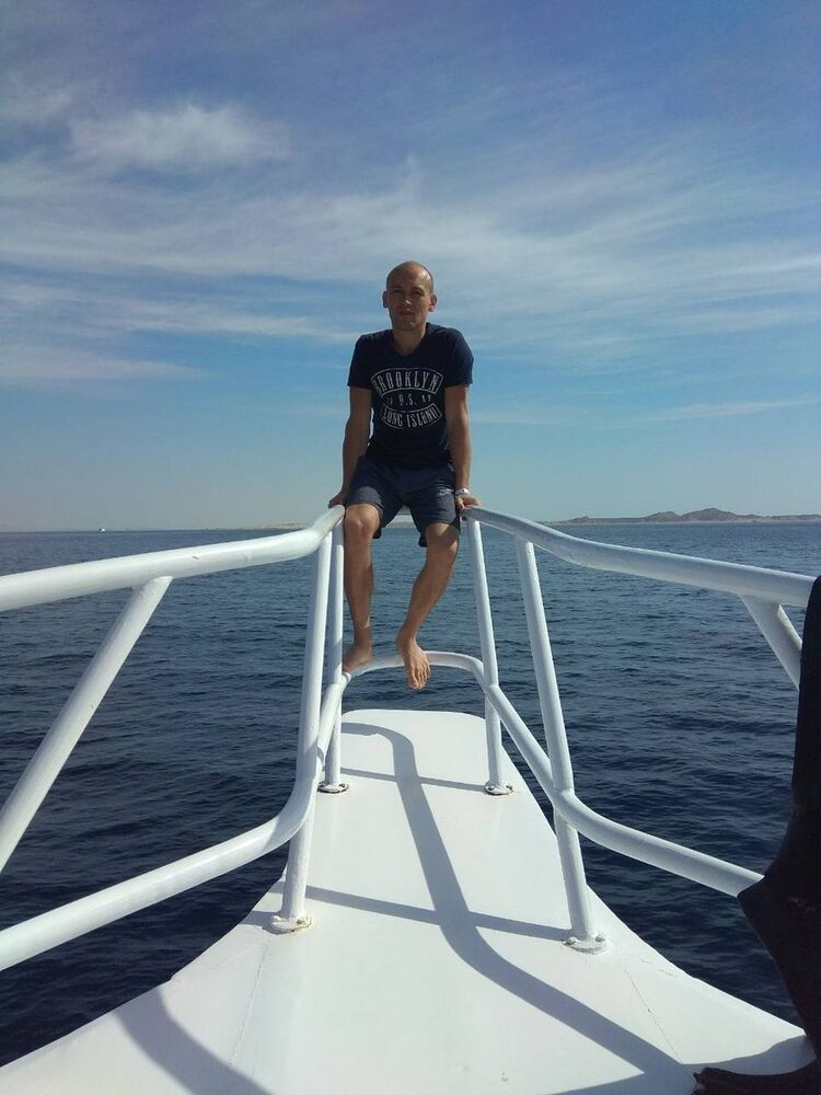  15317884  Igor, 36 ,    