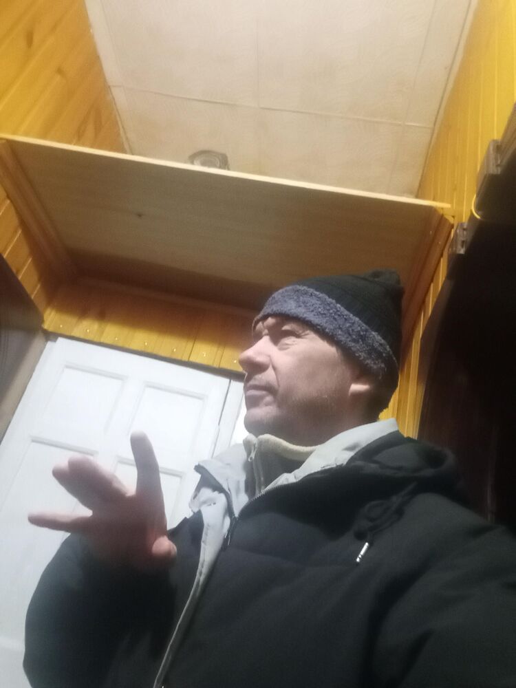  44312894  Igor, 58 ,    