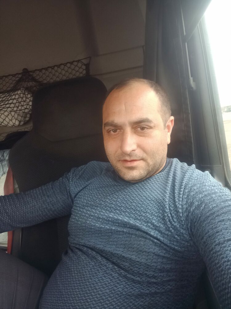  48252914  Artur, 35 ,     