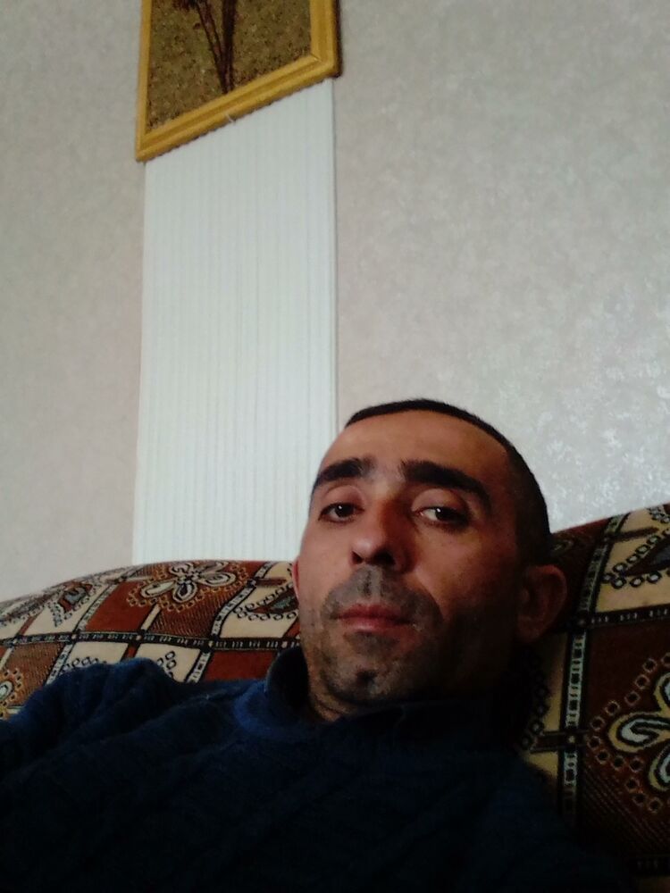  18867404  Mehemmed, 40 ,    