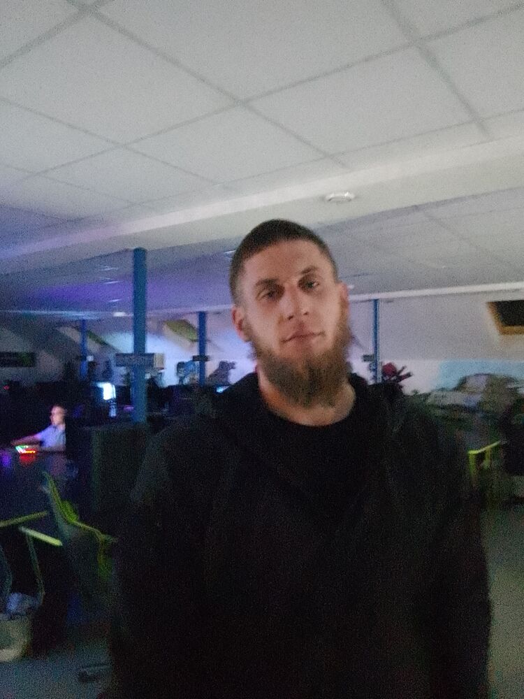  33114754  Petar, 30 ,    --