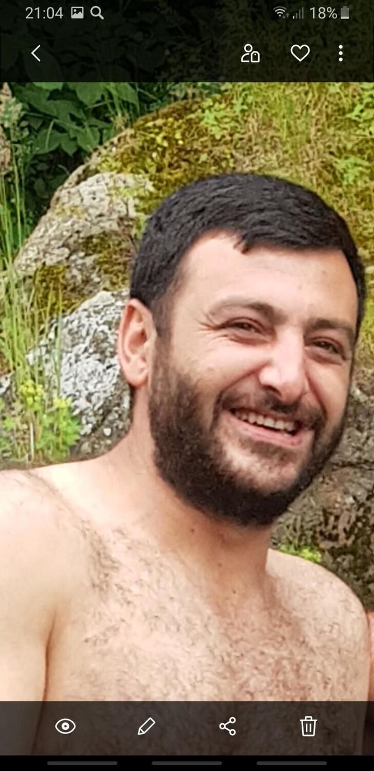  22840894  , 38 ,    