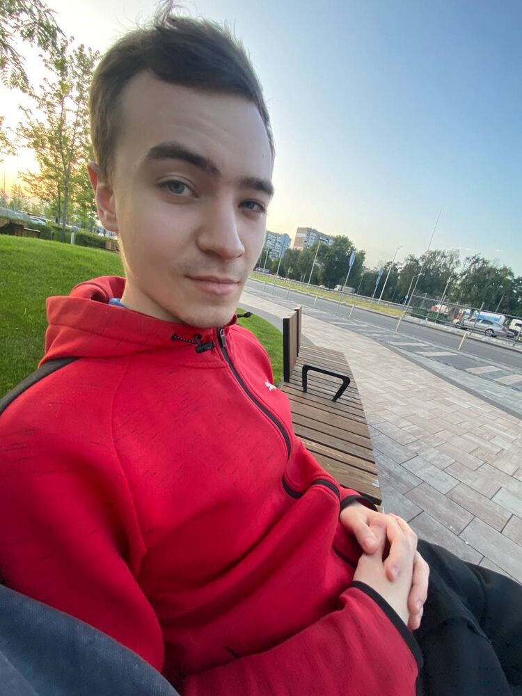  53554454  Yuri, 22 ,    